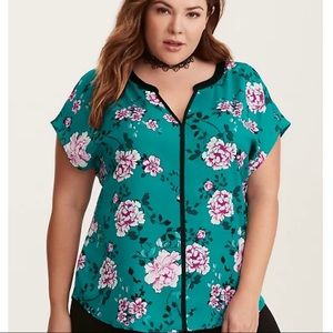 TORRID 3x FLORAL PRINT CONTRAST DOLMAN size 3